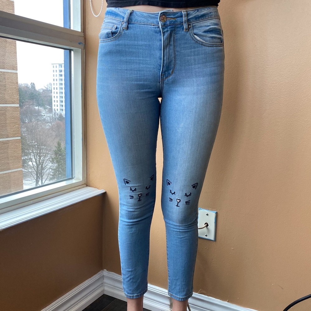 Jeans with cats on the knee 😸